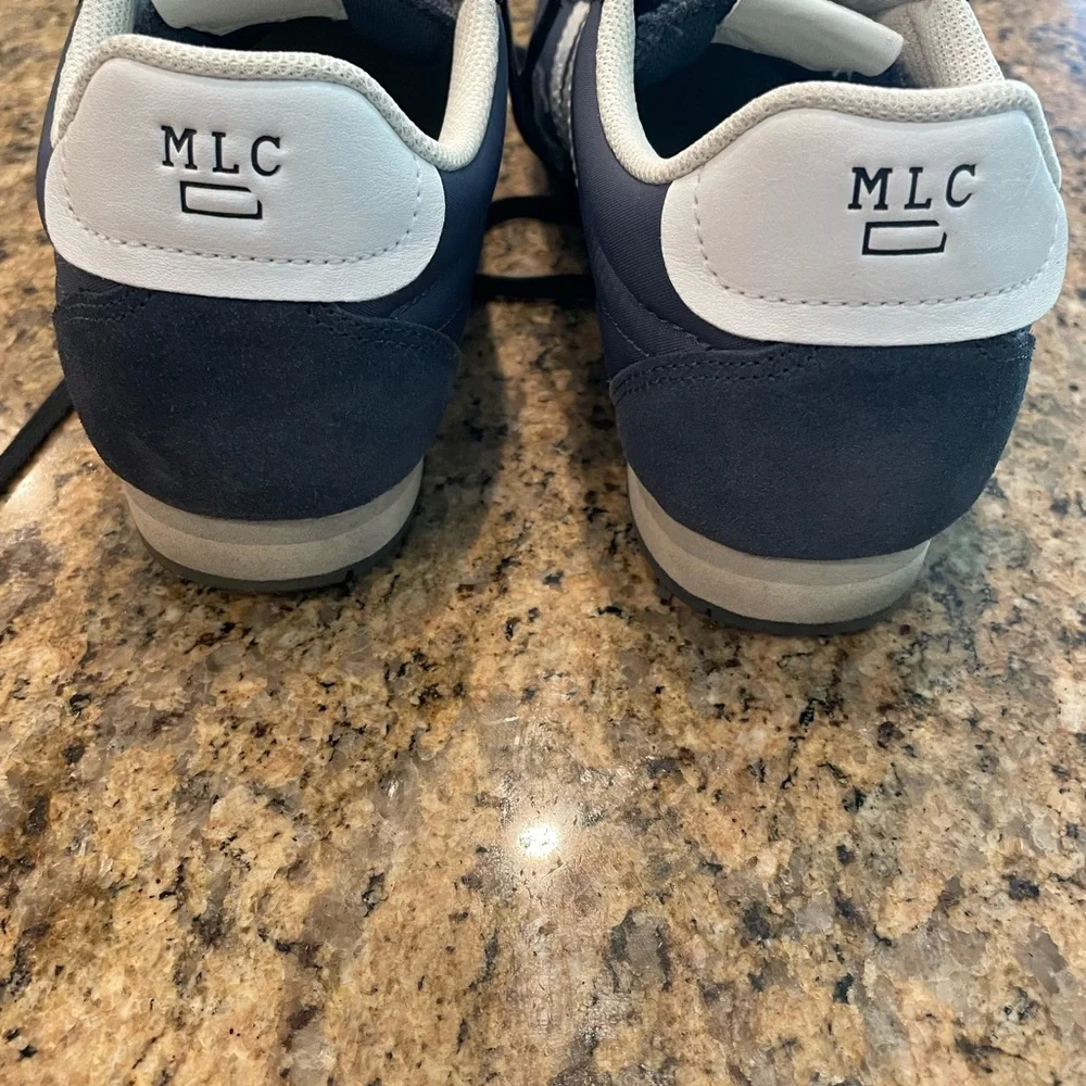 Men's Navy and White Sneakers. Hard to find Mizuno! - Picture 8 of 11